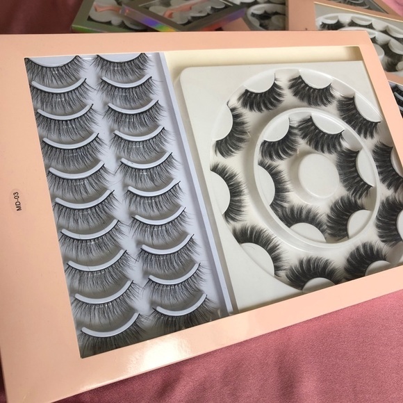 False Eyelashes 18 Pairs Brand New in Box - Picture 1 of 3